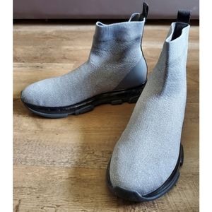 Michael Kors Women's grey Ankle Bootie size 7.5